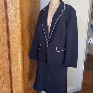 Contrast piping 2 pc skirt suit - business, church or wedding flattering fit 18w